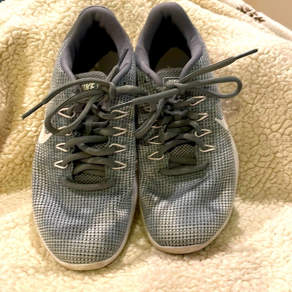 Ladies shoes